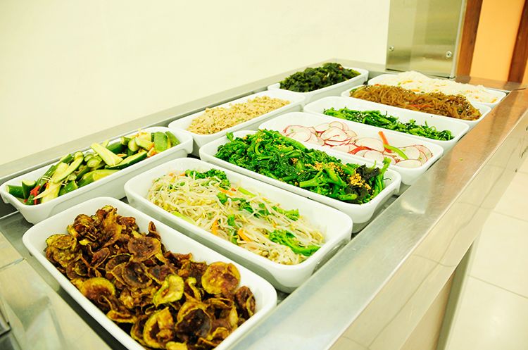 Buffet de saladas e legumes