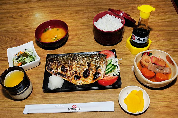 Jantar japonês completo