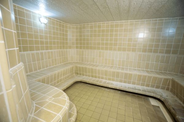 Sauna seca de madeira do SPA Nikkey Palace